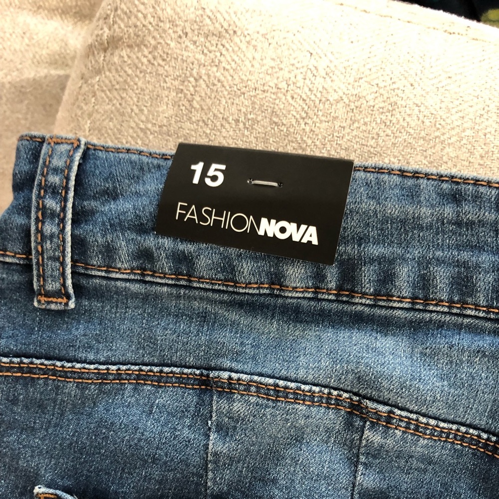 Fashion Nova Skinny Jeans sz 15